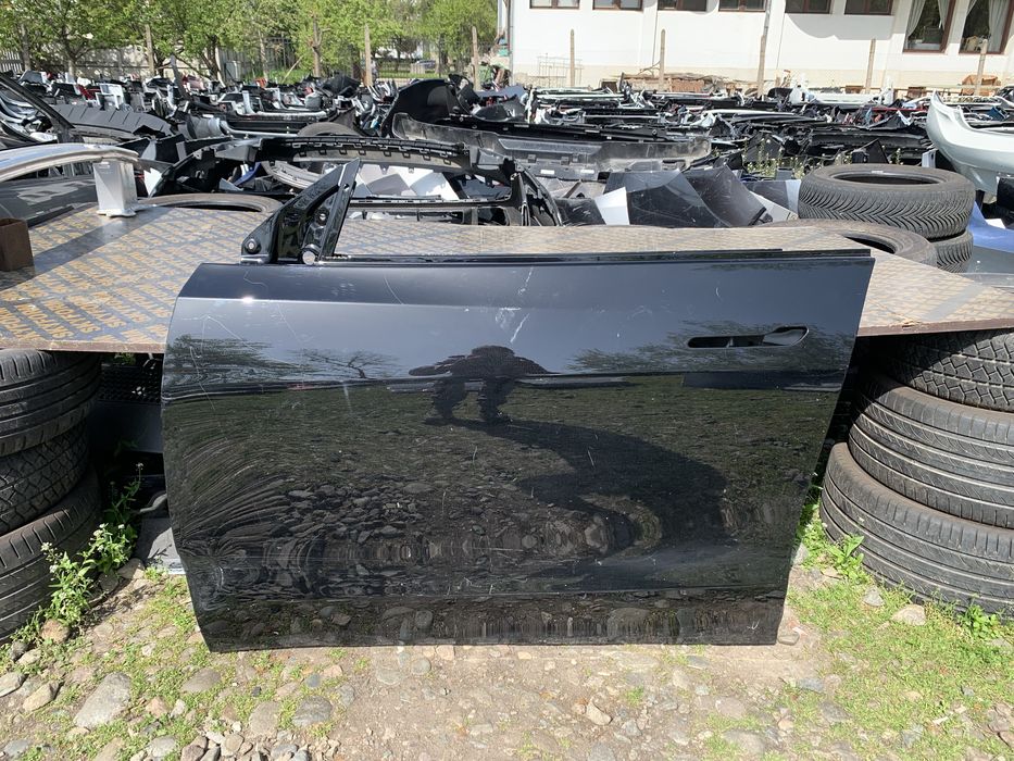 Врата Tesla Model Y