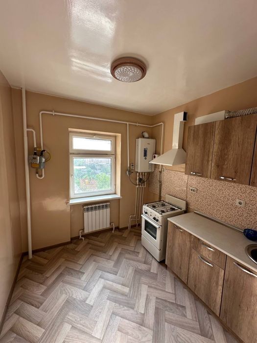 Сергели Спутник 16а 2 хона 3 этаж 67 кв 3 хона килса булади ипотек бул