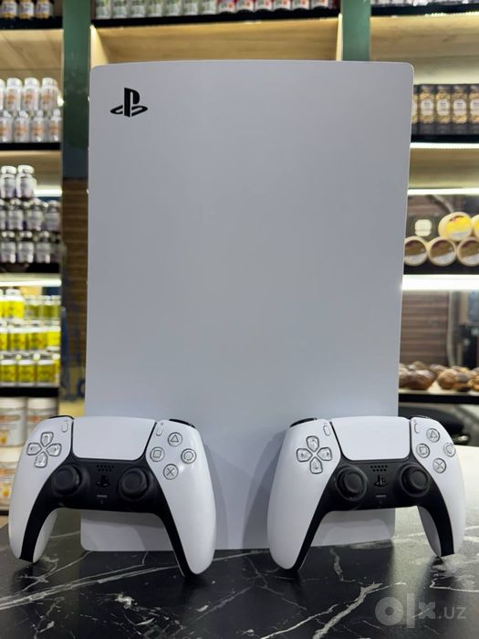 PlayStation 5 2 ta joystiki bilan