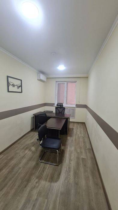 Метро Хамза кабинеты 18м² с мебелью и техникой с Юр адресом