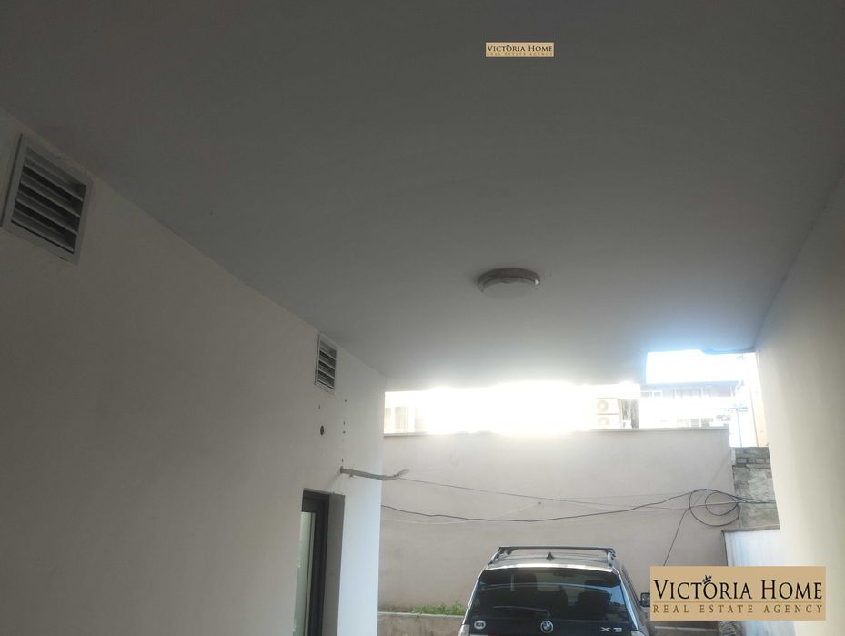 Продава се Тристаен апартамент в Бургас, Пристанище Бургас - 100 кв.м за 2499 €/кв.м - Снимка #2