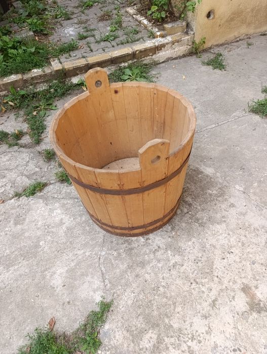 Ciubar lemn condiții bune