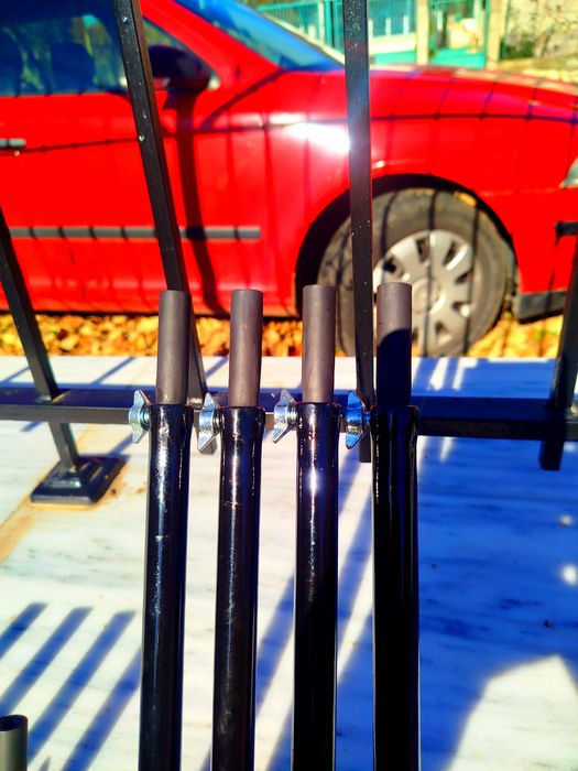 Метални колчета за риболов.