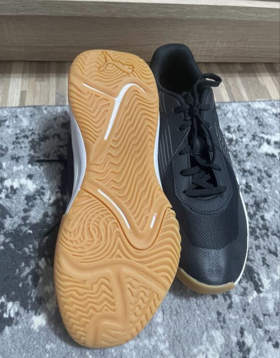 Ghete fotbal  Puma de baieti marimea 38,Noi
