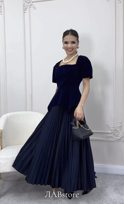 Образ, топ с баской и юбка