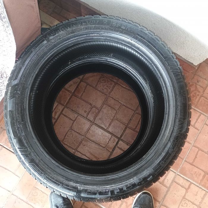 Зимни гуми 245/40/18