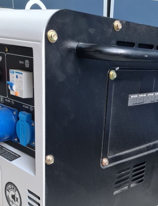 Обезшумен дизелов генератор ITC Power DG6000SE