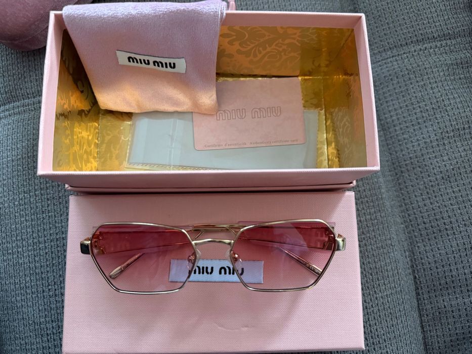 Слънчеви очила Miu Miu