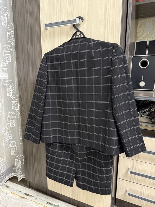 Продам женский костюм