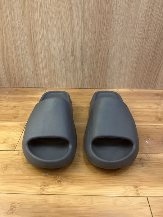 Yeezy Slides - 42 размер