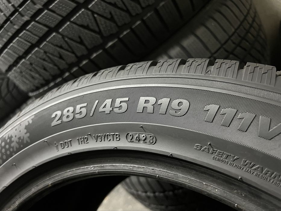 285/45/19 Kumho - 4бр., като Нови!