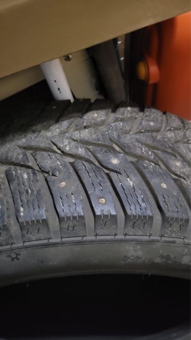 Продам пару зимних резин