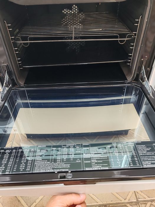 Свободно стояща печка с керамичен плот Voss Electrolux  с две години гаранция!