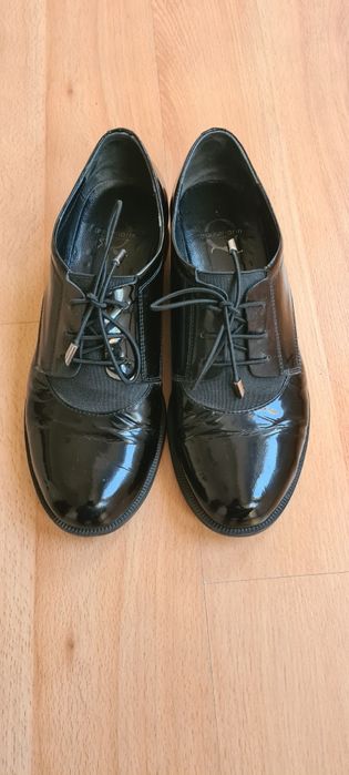 Черни равни лачени обувки Aquamarine и официални обувки на ток