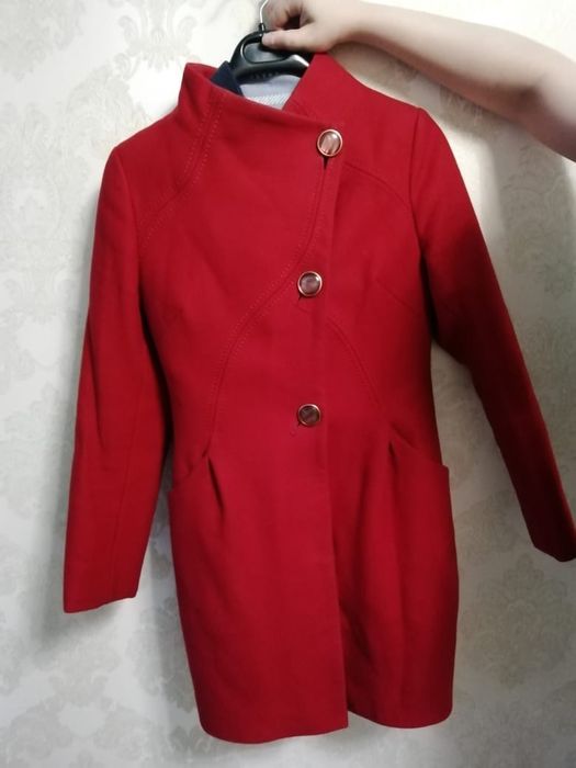 Продам пальто осень-весна.