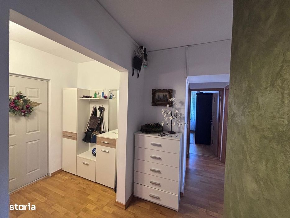 Dambu Pietros - Vanzare apartament 3 camere - Str. Magurei