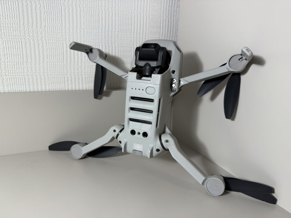 DJI Mini 2 SE – напълно изряден, 2 батерии