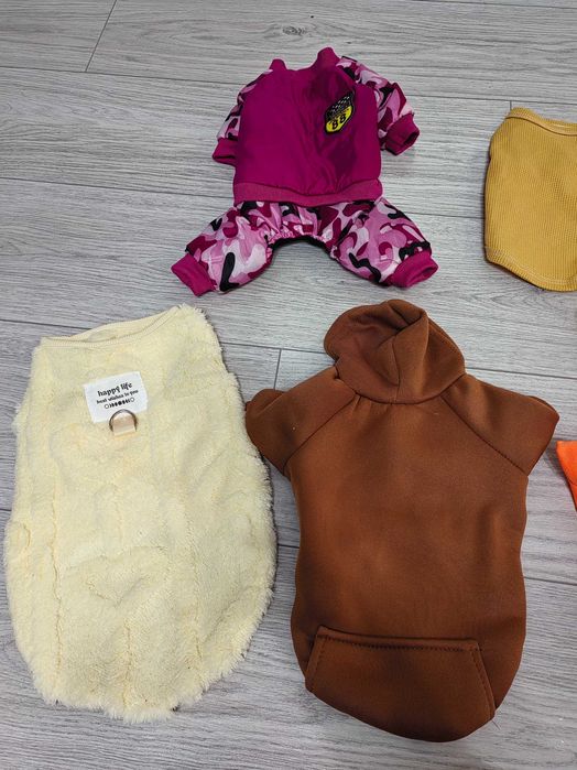 Дрешки за малки порода кученца и чорапки