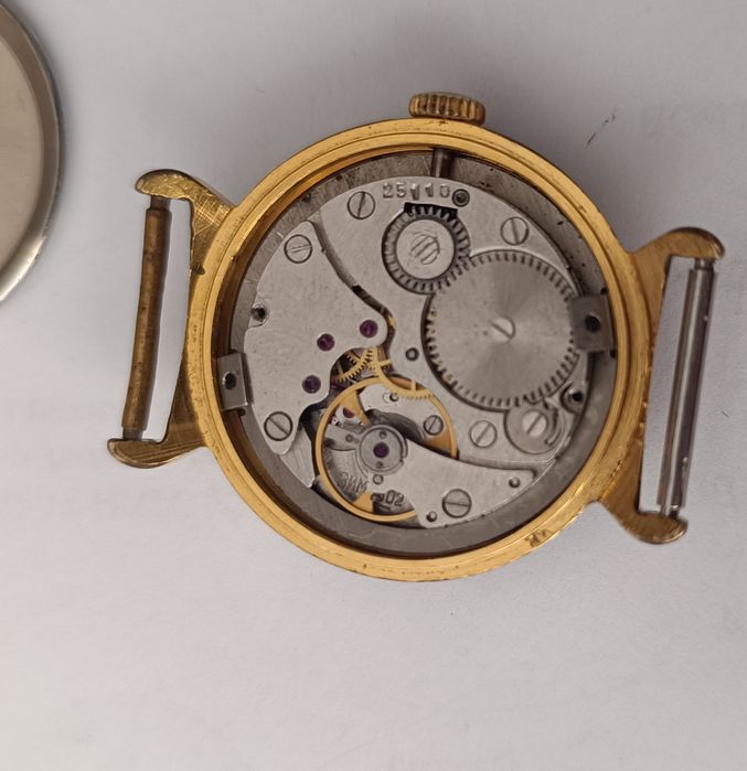 Винтидж позлатен часовник Зим