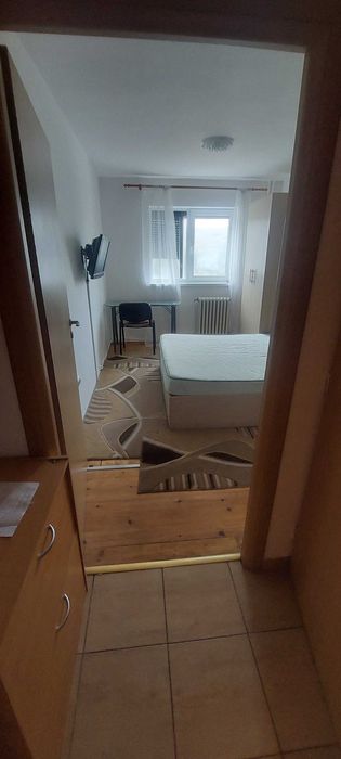 VAND Ap. 3 cam Mănăștur – 170000 Euro str. Mehedinți, etaj 7, decomandat, parcare