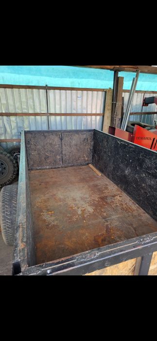 Vand remorca foarte solida.
Perfecta de pus dupa masini de teren, trac