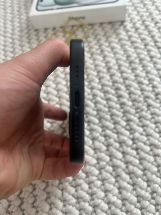 Продам iPhone 15 128 black
