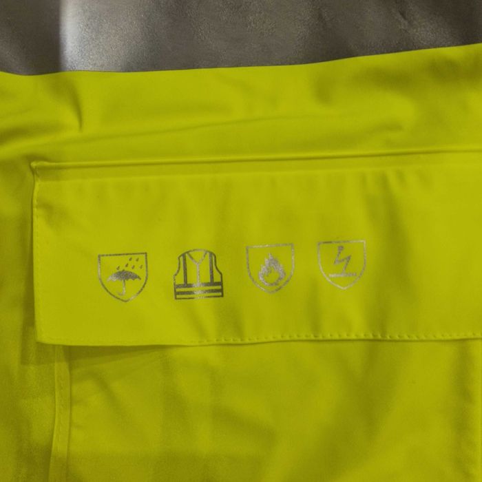 Дождевик с капюшоном