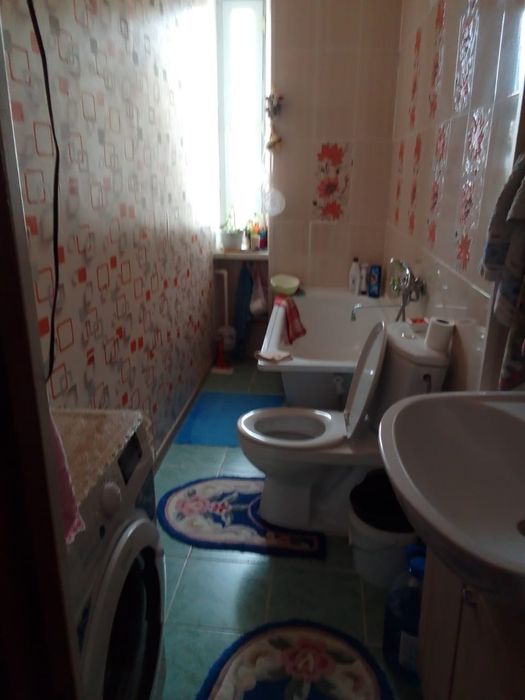 Продам 2 квартиру в 2 этажном доме.