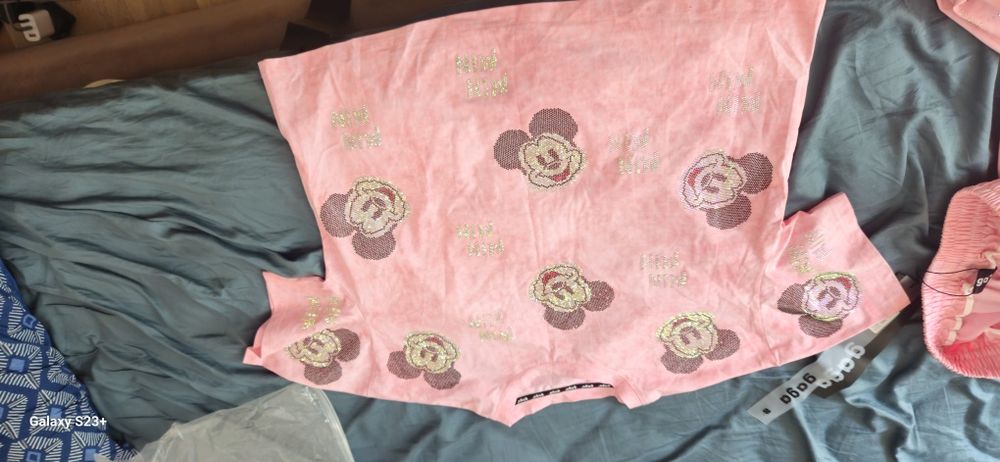 pantaloni si bluza