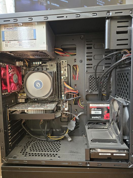 Продавам компютър