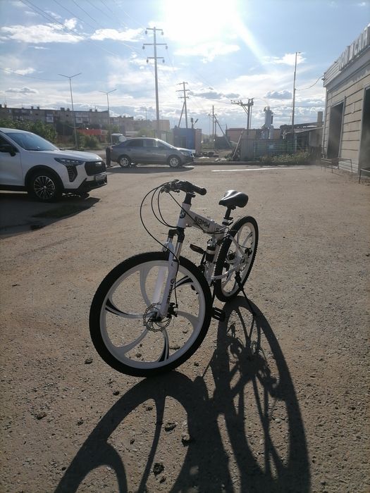 Продам велосипед bmw срочно