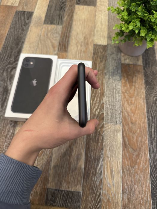 Продам iPhone 11 128GB