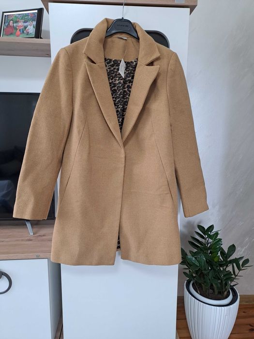 Палто пролетно-есенно ново