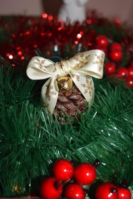 Коледни мини шишарки за елха