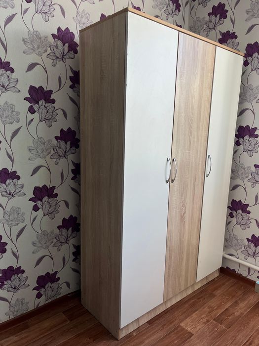 Продам шкаф срочно