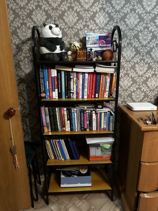 Этажерка для книг
