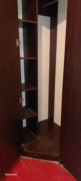 Продам шифонер .