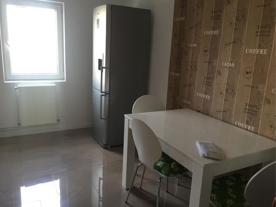 Vand apartament 3 camere 1 mai et.3