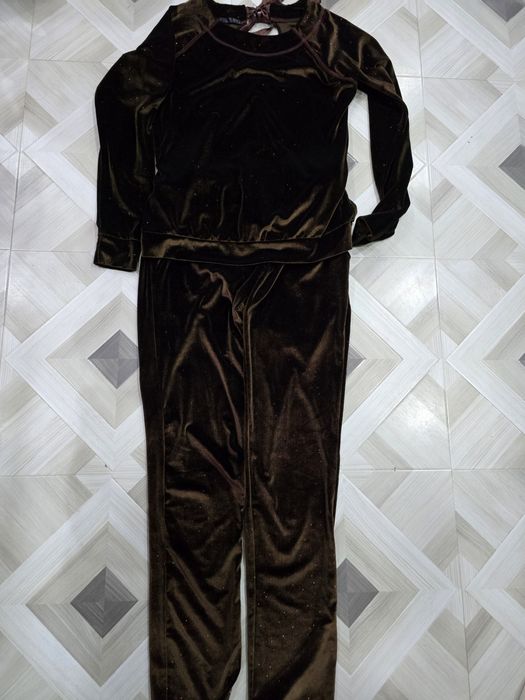 Костюмы велюровые