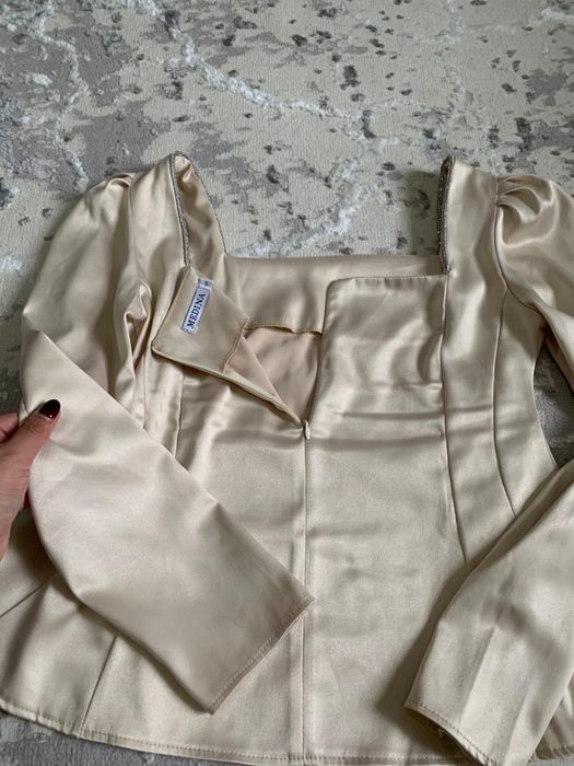 Юбка и кофта сатылады