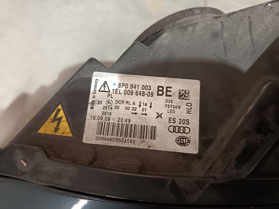 Far Audi A3 8p stanga față