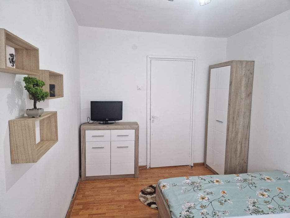 Închiriez apartament Rovine