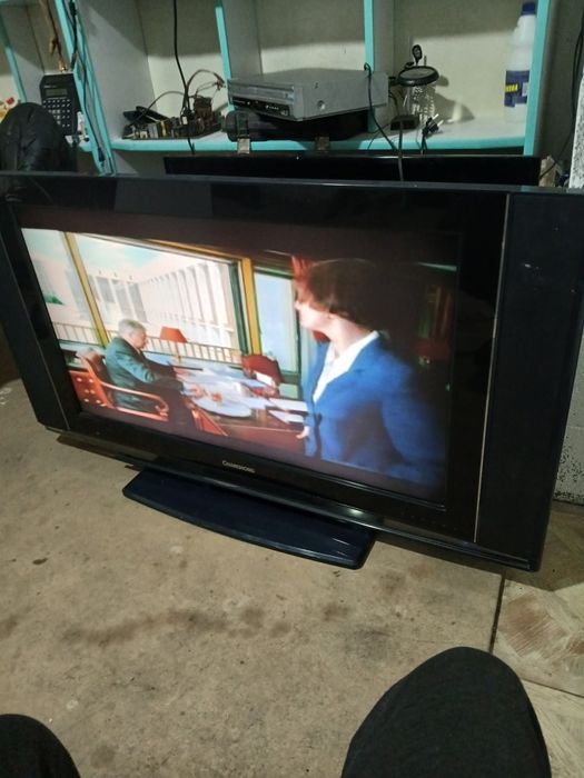 Телевизоры,пылесос,стабилизатор полочки