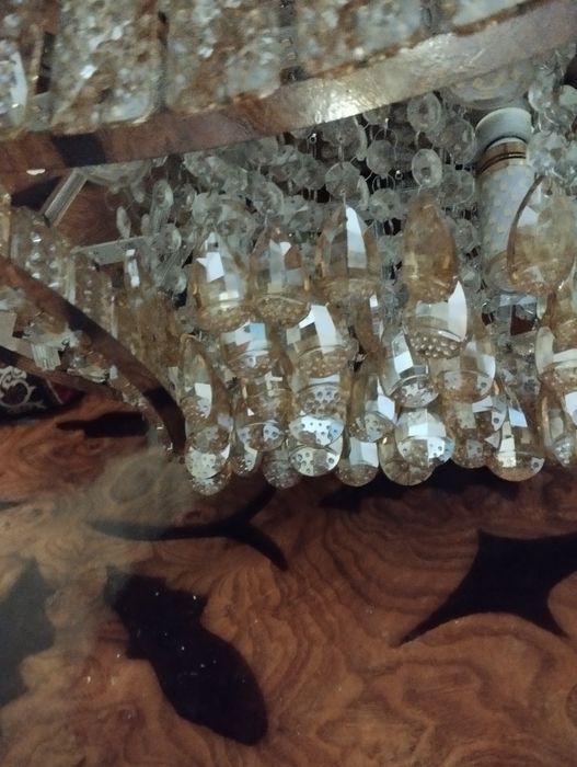 Lustira arzonga kop ishlatilmagan srocna sotiladi zor