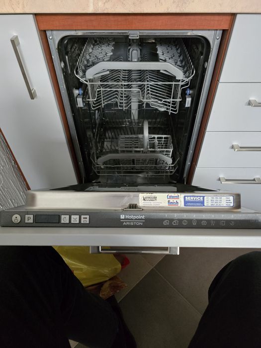Съдомиалня Ariston Hotpoint
