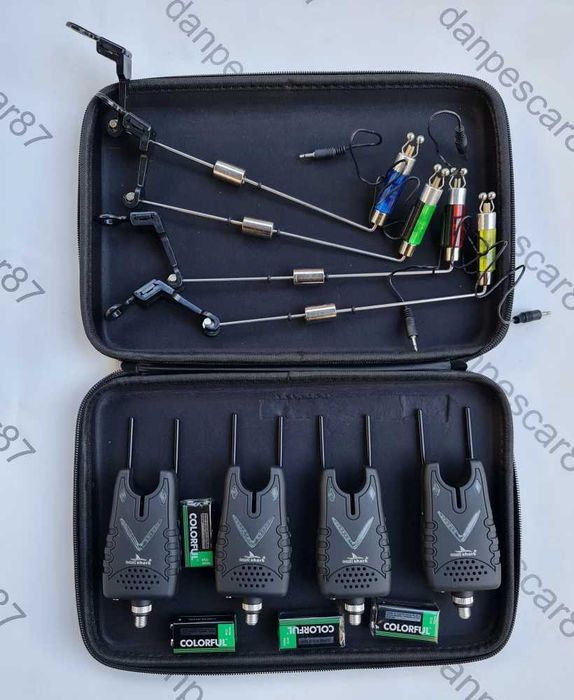SET 4 Avertizoari East Shark TLI34 cu 4 swingere lumina si penar