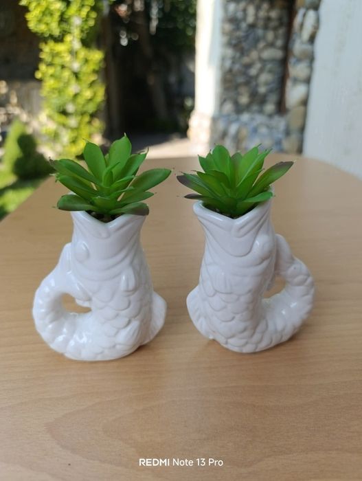 Малки порцеланови вазички