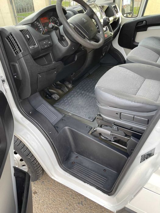 Peugeot Boxer 2.2 Diesel 131 Cp 2013 Euro 5 autoutilitara model lung