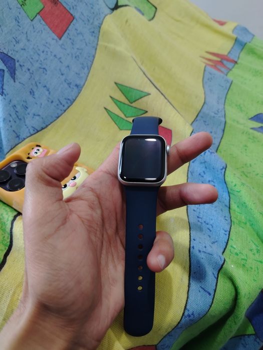 Продадим Аpple watch SE 40мм (оригинал)