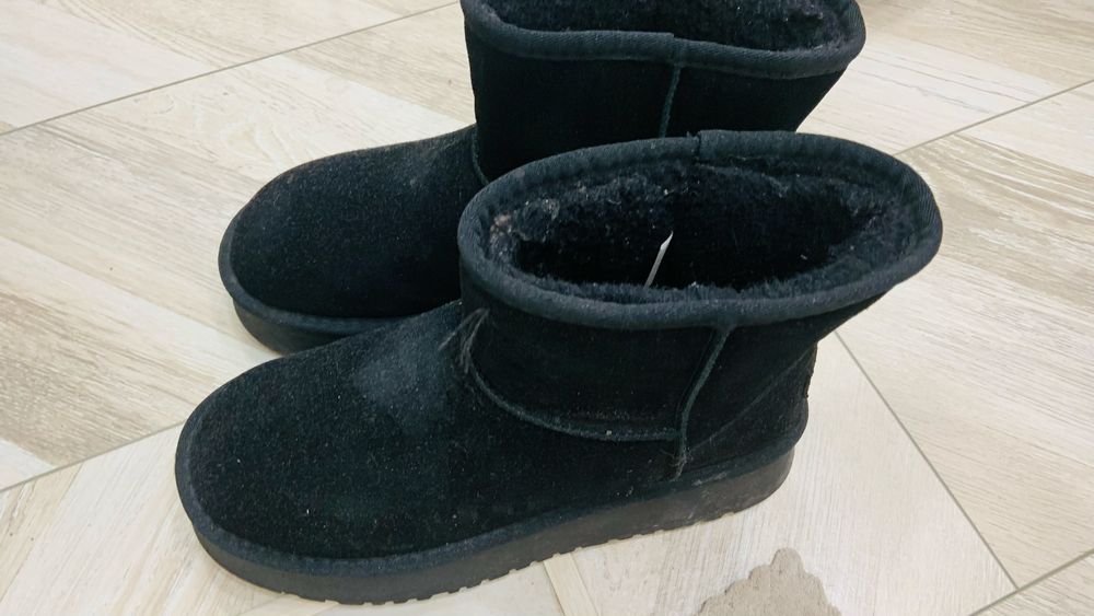 Продаются угги женские б/у